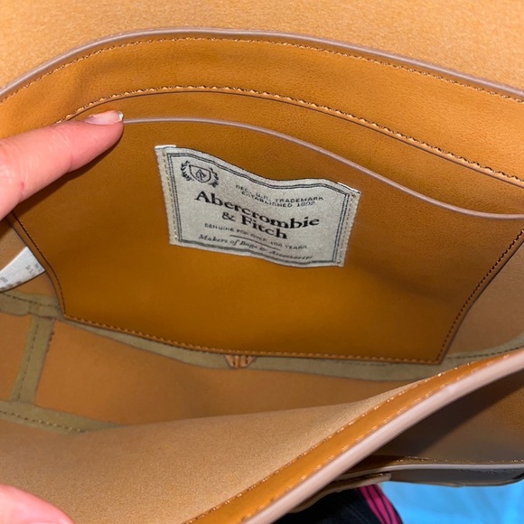 Abercrombie camel crossbody purse - Picture 8 of 9